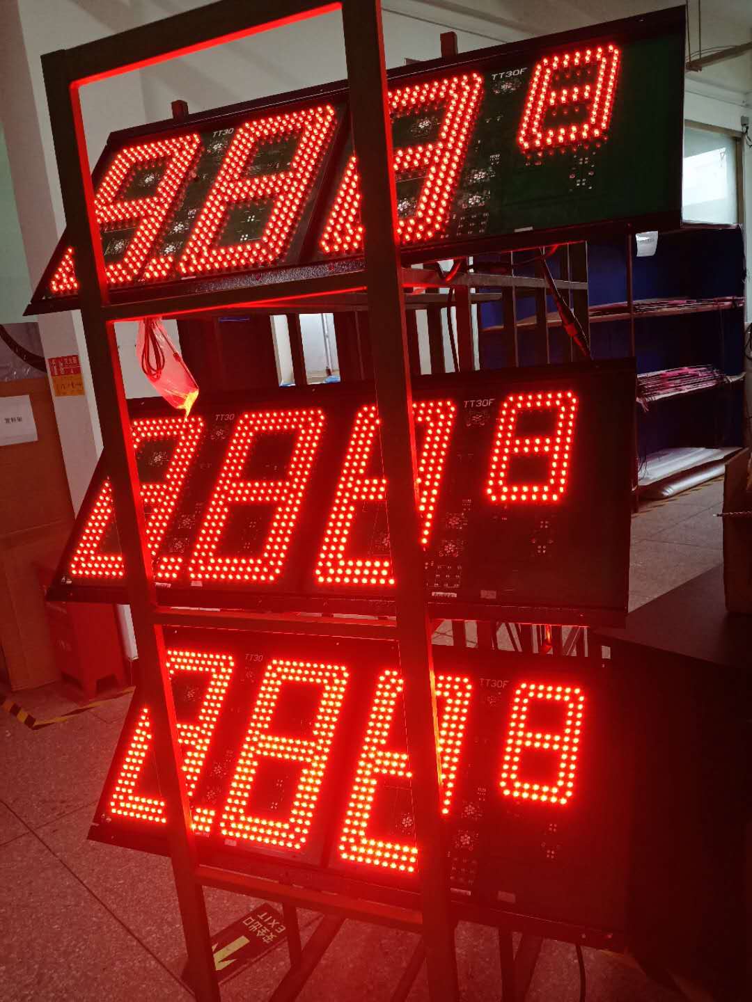 IP67 LED gas price signs under aging test in factory