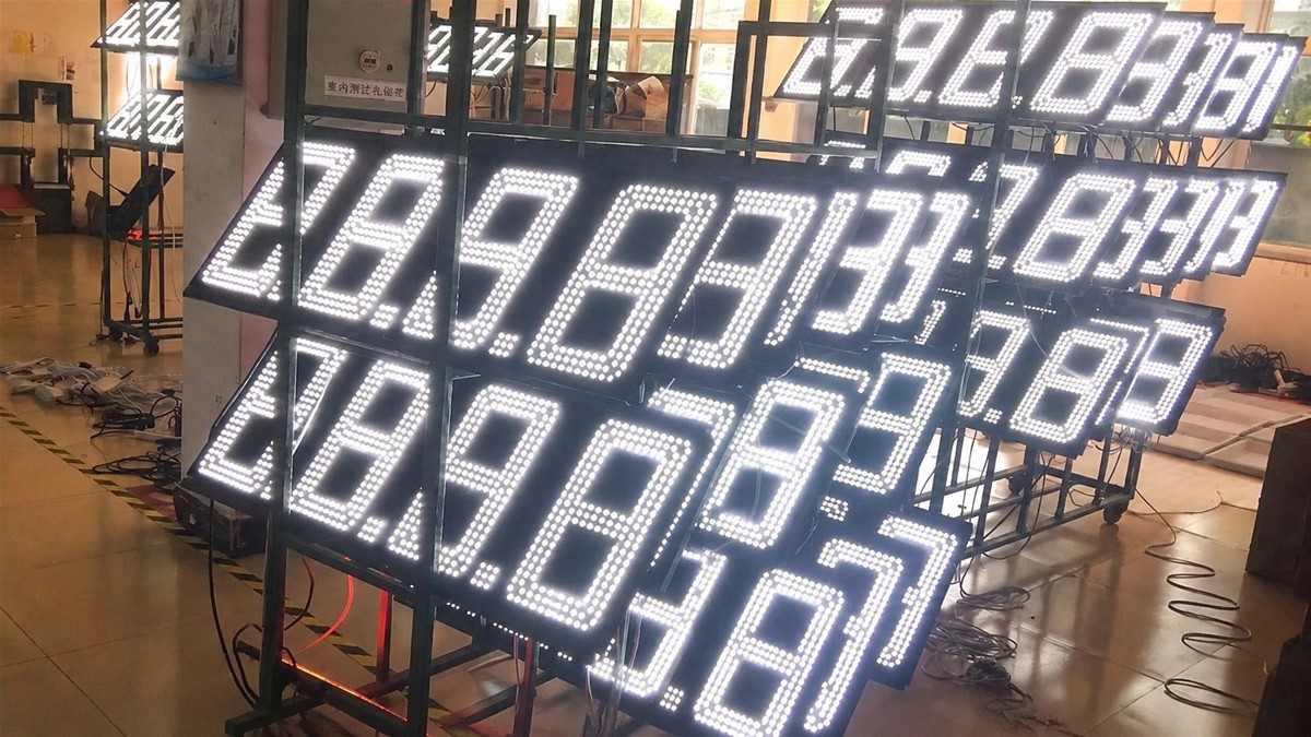 IP67 12inch white LED gas price signs under aging test in factory
